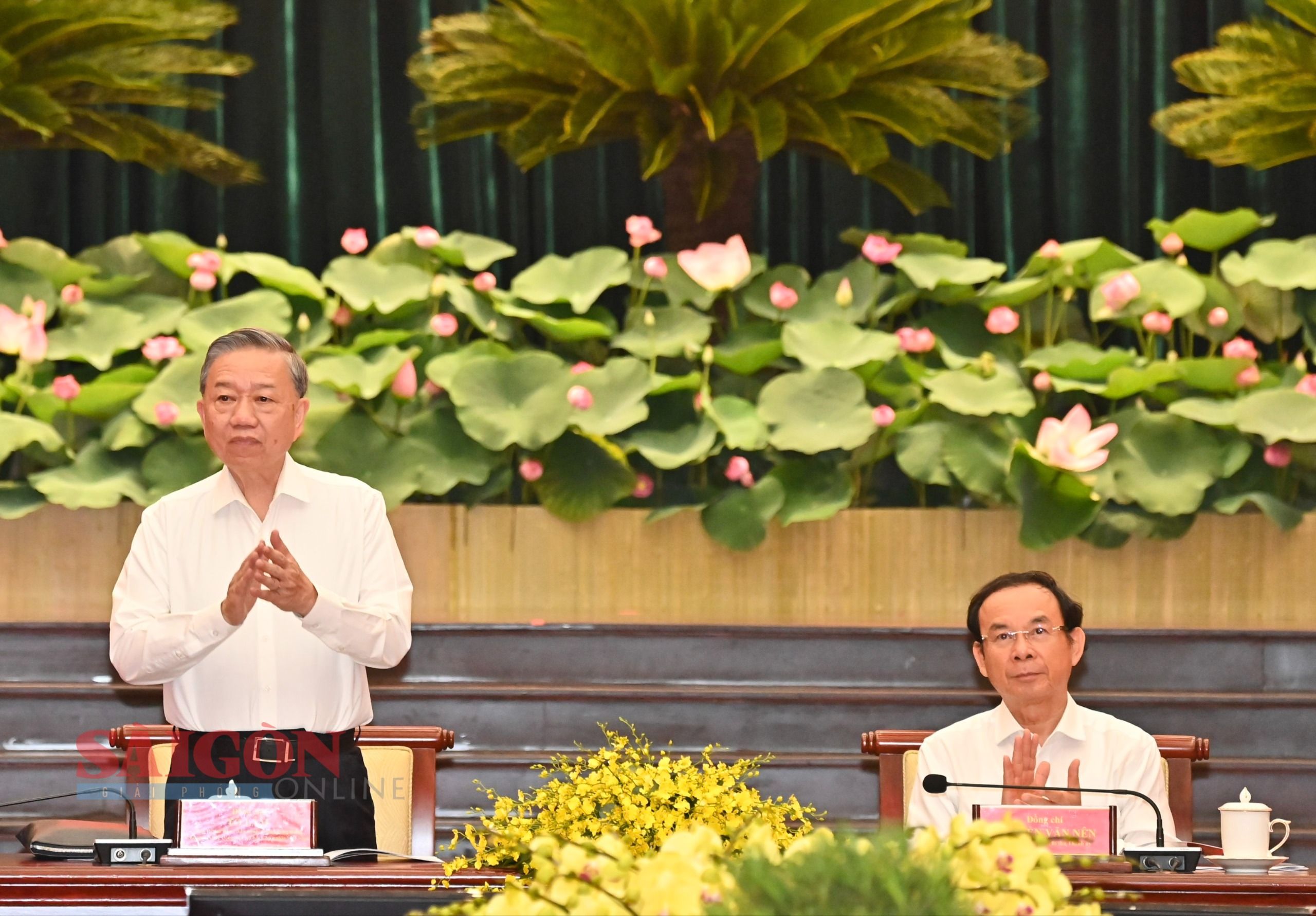 Tổng Bí thư, Chủ tịch nước Tô Lâm và Bí thư Thành ủy TP. Hồ Chí Minh Nguyễn Văn Nên (Ảnh: Việt Dũng).